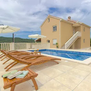 Apartment Paradise, Brbinj